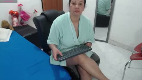 Snapshot of laura_foxx2379 chatting on 14, 10, 2025 laura_foxx2379 online show from 14, 10, 2025