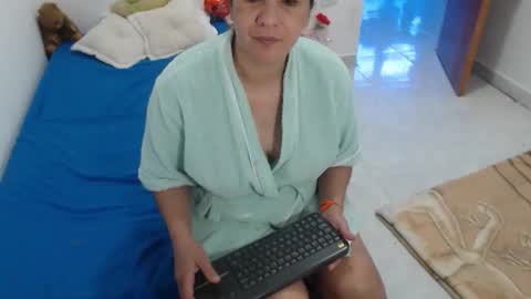 laura_foxx2379 online show from 17, 11, 2025