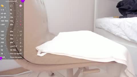 Snapshot of laura_hills18 chatting on 1, 10, 2025 Lura online show from 1, 10, 2025
