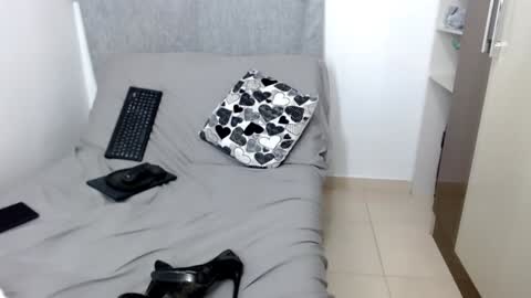 Laura online show from 7, 1, 2025