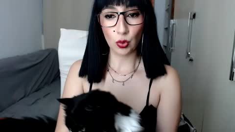 Laura online show from 14, 10, 2025