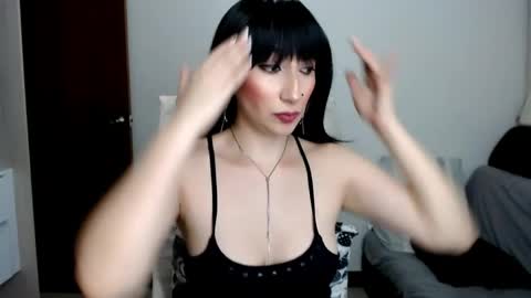 Laura online show from 10, 4, 2026