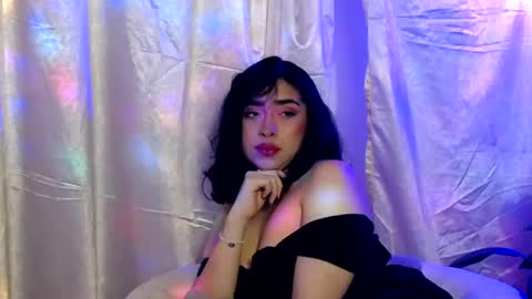 laura_pink01 online show from 13, 2, 2025