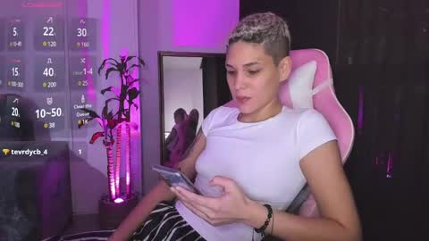 Laura Rose online show from 20, 12, 2024