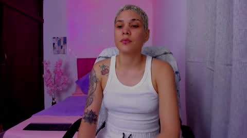 Laura Rose online show from 28, 9, 2025