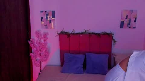 Laura Rose online show from 24, 10, 2025