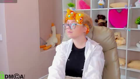 Snapshot of lauraaa_smith chatting on 5, 2, 2026 Laura online show from 5, 2, 2026