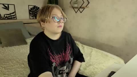 Snapshot of lauraaa_smith chatting on 27, 2, 2026 Laura online show from 27, 2, 2026