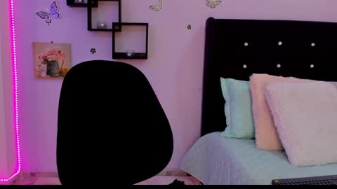 Laura Blue online show from 25, 1, 2025