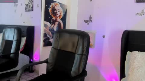 Laura Blue online show from 22, 9, 2025