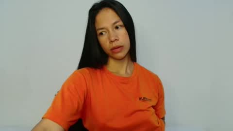 lauracb          online show from 25, 5, 2026