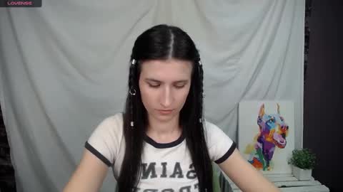 Laura online show from 9, 3, 2025