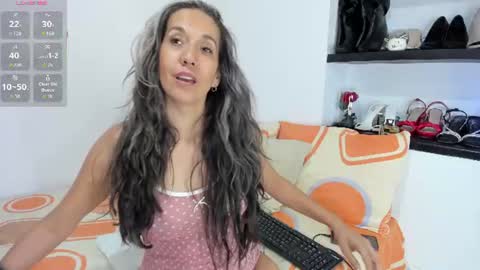 Snapshot of laurafarrely chatting on 22, 7, 2026 Laura online show from 22, 7, 2026