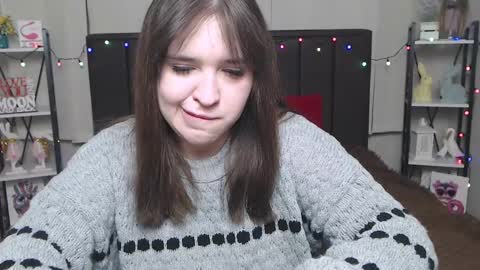 LauraHlot online show from 9, 2, 2025