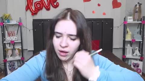 LauraHlot online show from 13, 2, 2025