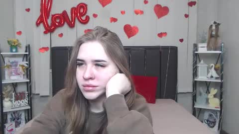 LauraHlot online show from 4, 3, 2026