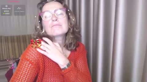 Lauraoven1 online show from 1, 12, 2024