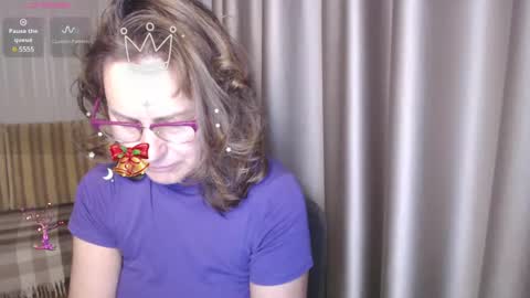 Lauraoven1 online show from 10, 12, 2024