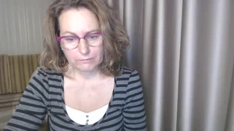 Lauraoven1 online show from 13, 12, 2024