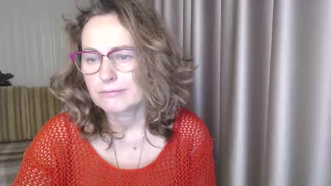Lauraoven1 online show from 16, 12, 2024