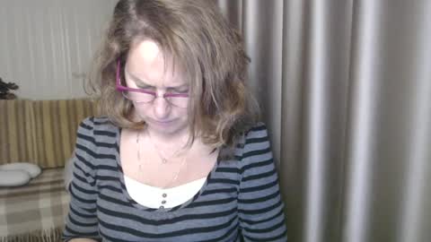 Lauraoven1 online show from 17, 12, 2024