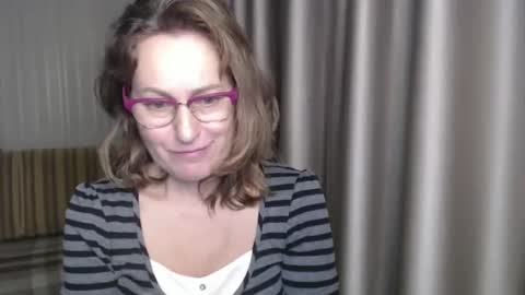 Lauraoven1 online show from 24, 12, 2024