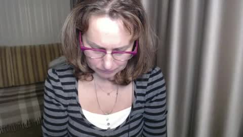 Lauraoven1 online show from 26, 12, 2024