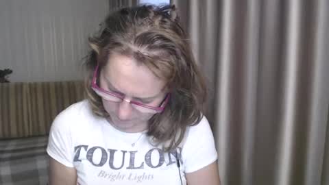 Lauraoven1 online show from 27, 12, 2024