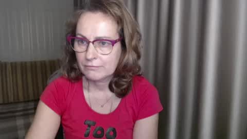 Lauraoven1 online show from 11, 1, 2025
