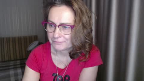 Lauraoven1 online show from 12, 1, 2025