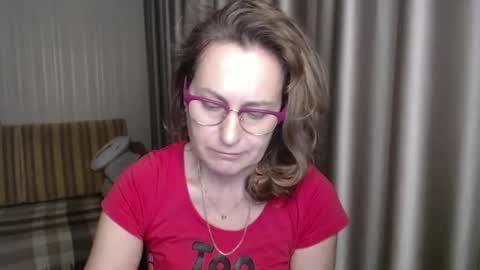 Lauraoven1 online show from 12, 1, 2025