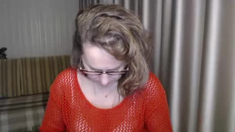 Lauraoven1 online show from 22, 1, 2025
