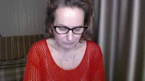 Lauraoven1 online show from 1, 2, 2025