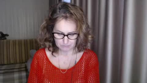 Lauraoven1 online show from 4, 2, 2025