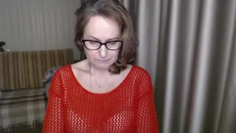 Lauraoven1 online show from 11, 2, 2025