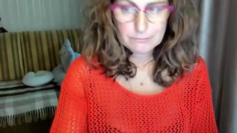 Lauraoven1 online show from 6, 10, 2025