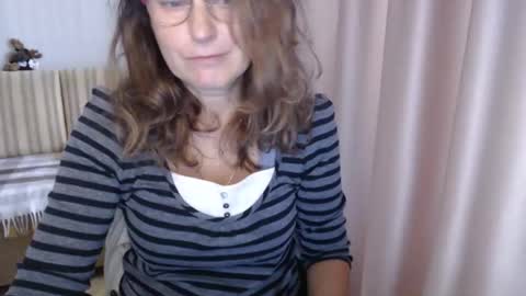 Lauraoven1 online show from 17, 10, 2025