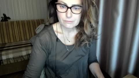 Lauraoven1 online show from 18, 12, 2025