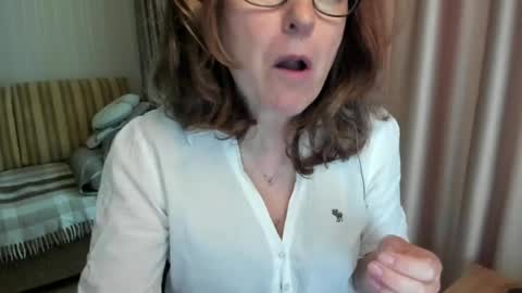Snapshot of lauraoven1 chatting on 25, 5, 2026 Lauraoven1 online show from 25, 5, 2026