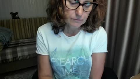 Snapshot of lauraoven1 chatting on 6, 8, 2026 Lauraoven1 online show from 6, 8, 2026