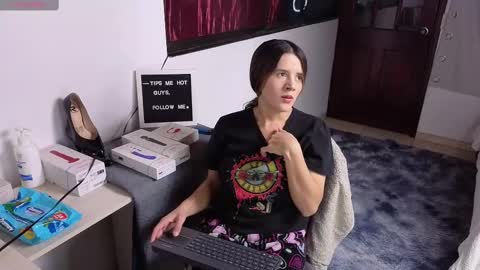 Laura online show from 3, 3, 2025