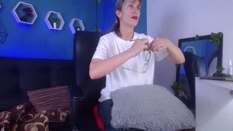 Snapshot of laurasofia45 chatting on 28, 2, 2026 Laura Sofia online show from 28, 2, 2026