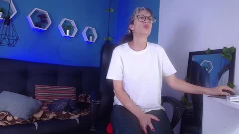 Snapshot of laurasofia45 chatting on 1, 3, 2026 Laura Sofia online show from 1, 3, 2026