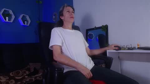 Snapshot of laurasofia45 chatting on 1, 3, 2026 Laura Sofia online show from 1, 3, 2026