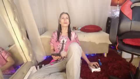 Snapshot of laurasofia45 chatting on 22, 6, 2026 Laura Sofia online show from 22, 6, 2026