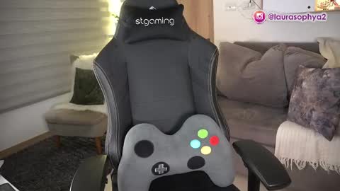 Laura online show from 12, 2, 2025