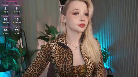  Laura  online show from 17, 9, 2025