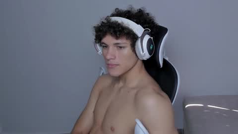 Laureent online show from 6, 11, 2025