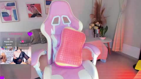 Snapshot of lauren__dallass chatting on 27, 5, 2026 MissLauren online show from 27, 5, 2026