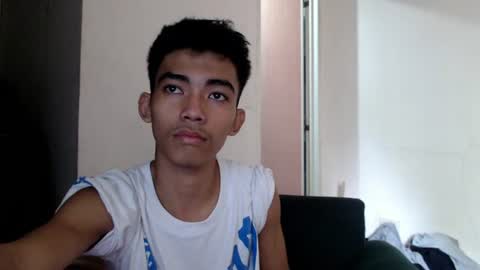 Snapshot of laurence_cuttieguyhere chatting on 1, 7, 2026 laurence_cuttieguyhere online show from 1, 7, 2026